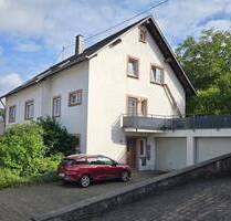 Landhaus, Ortsrandlage (3 Wohneinheiten) mit großem Garten und altem Baumbestand - Farschweiler