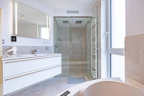Vollbad mit Sauna - 