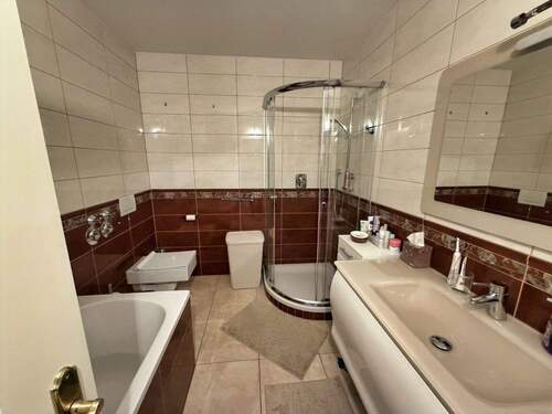 Badezimmer - Etagenwohnung mit 60,00 m&sup2; in Bad Reichenhall zum Kaufen