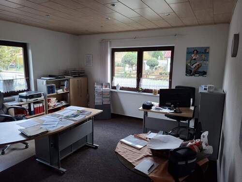 Büro 1 - 