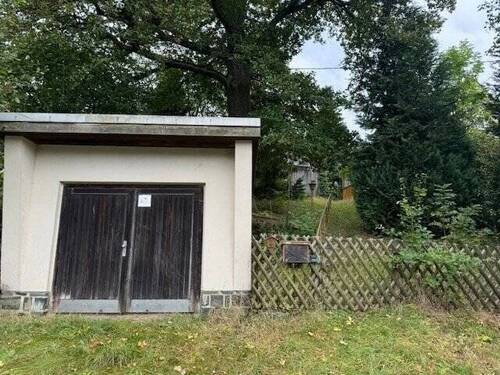 Garage mit Zuwegung zum Objekt - 