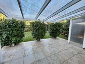 Überdachte Terrasse an der Norseite des Hauses - 