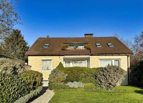 Südseite des Hauses - Gepflegtes Zweifamilienhaus auf attraktivem Grundstück in bester Lage von Oldenstadt