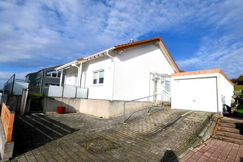 Bild 1 - RESERVIERT! - Freistehendes Einfamilienhaus in Bad König Kimbach zu verkaufen!