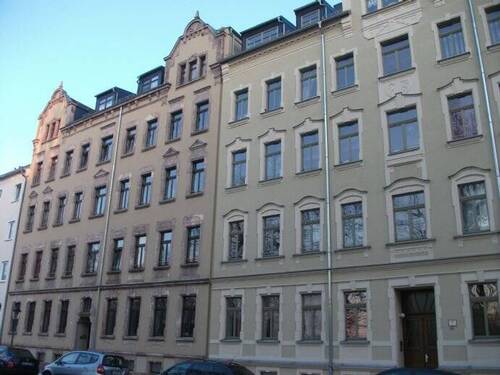 Hausansicht - 2 Zimmer Etagenwohnung zur Miete in Chemnitz