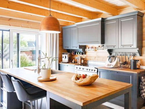 Hochwertige Einbauküche - Mehrfamilienhaus, Wohnhaus mit 165,00 m² in Hohenfelde zum Kaufen