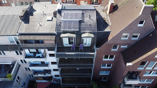 Ansicht Solarthermie Dach und Balkone - 1 Zimmer Mehrfamilienhaus, Wohnhaus in Bremen
