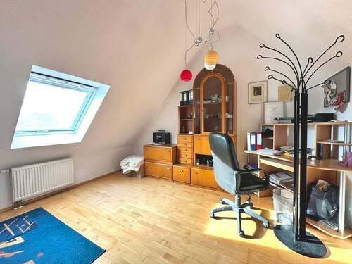 Kinderzimmer im DG.jpg - 