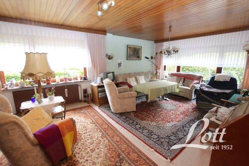 Geräumiges Wohnzimmer - 