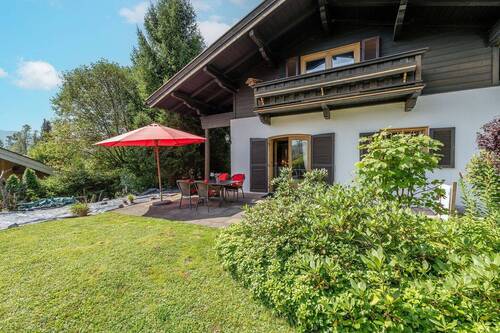 Süd - Ost Ausrichtung - Charmantes Landhaus für gehobene Ansprüche - mit Ausblick auf die umgebende Gebirgswelt