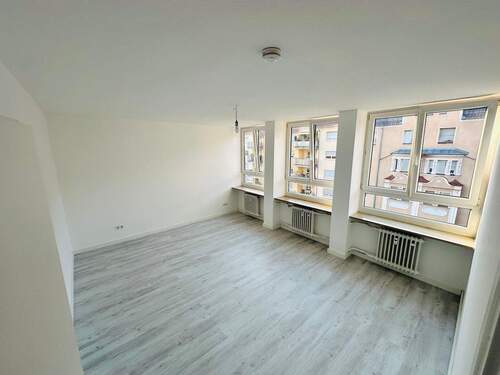 Schlafzimmer - 3 Zimmer Etagenwohnung zur Miete in Nürnberg