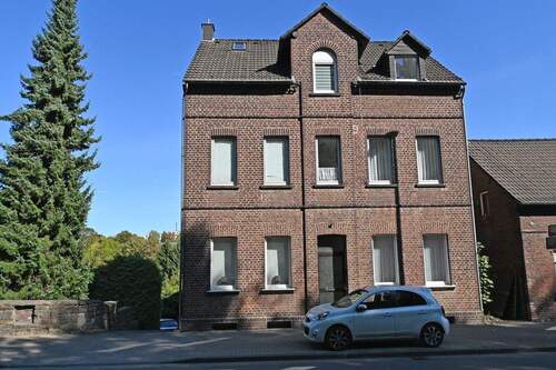 Hausansicht - Optionen ohne Ende :) Vielseitig nutzbares Mehrfamilienhaus mit freier Eigentümerwohnung in Kettwig