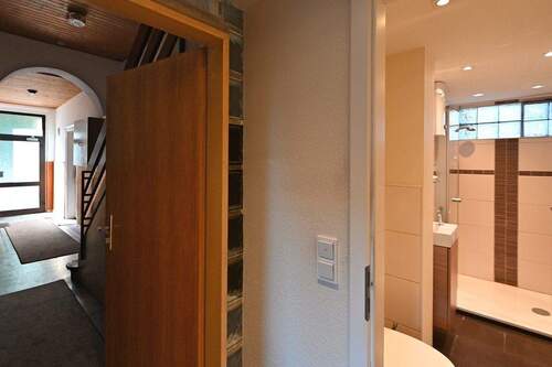 Wohnung 3 EG - 1 Zimmer Mehrfamilienhaus, Wohnhaus in Essen