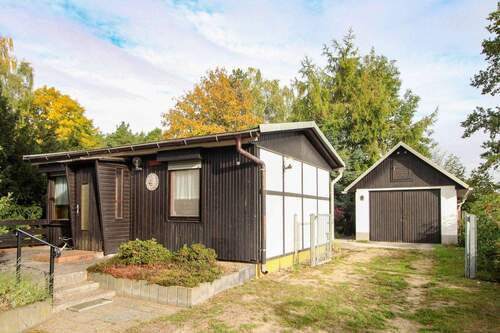 Garage + Bungalow - 3 Zimmer Einfamilienhaus in Angern