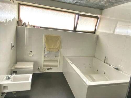 Badausstattung im Elternschlafzimmer - 