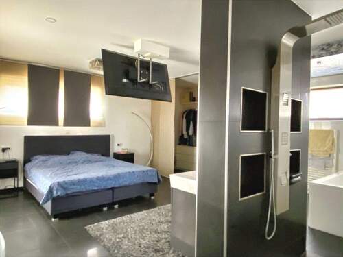 Elternschlafzimmer im OG - 