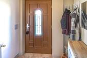 EG Hauseingang mit Garderobe - 