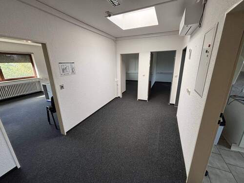 Büro - Mittlerer Gang - 