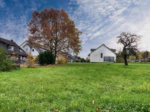 1 - Imponierendes Baugrundstück mit 794qm