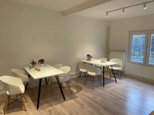 Heller Büro- oder Sozialraum mit angenehmer Arbeitsatmosphäre - Halle zur Miete in Pinneberg