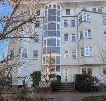 Helle 2-Zimmer-Wohnung mit Balkon in ruhiger Potsdamer Seitenstraße