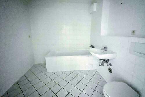 Badezimmer - Etagenwohnung mit 69,80 m&sup2; in Potsdam zum Kaufen