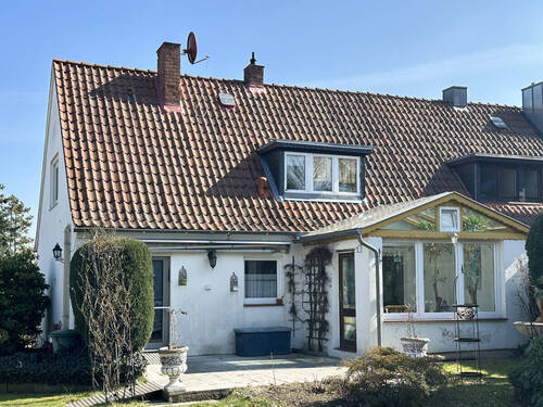 Rückansicht - 4 Zimmer Doppelhaushälfte zum Kaufen in Glinde