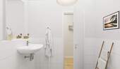 Modern gefliestes Badezimmer mit Badewanne - 4 Zimmer Etagenwohnung in Wildau