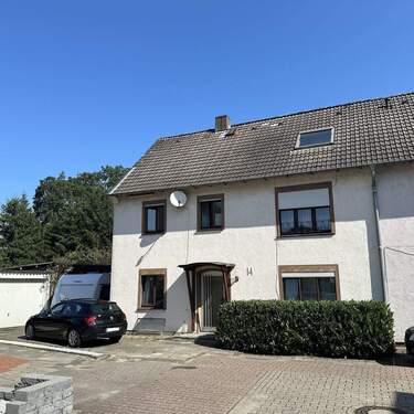 Außenansicht - Doppelhaushälfte mit viel Platz für Ihre Familie