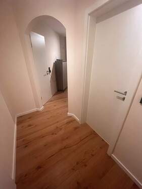 Diele - 3 Zimmer Etagenwohnung zur Miete in Hackenheim