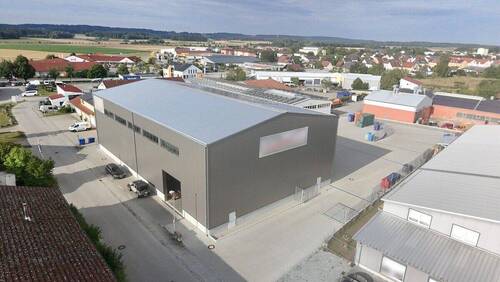 Vogelperspektive - Halle zur Miete in Hemau