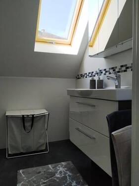 OG_Bad mit Dusche und WC - 