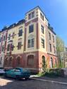 Ansicht Straßenseite - Mehrfamilienhaus - entkernt - mir Baugenehmigung wartet auf neues Leben