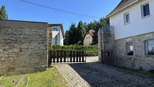 Zufahrt in den Hof - Bauernhaus, Landhaus mit 115,00 m² in Oberlauterbach zum Kaufen