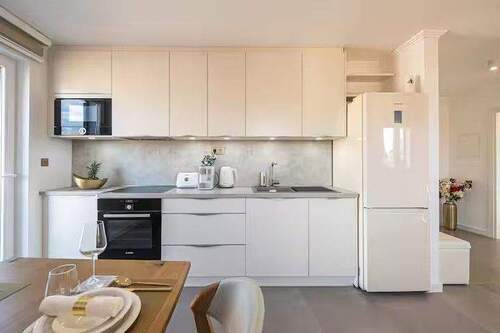 Hochwertig ausgestattete Küche mit modernen Elektrogeräten - Etagenwohnung mit 49,00 m&sup2; in Split zum Kaufen