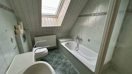 Badezimmer Dachgeschoss - 