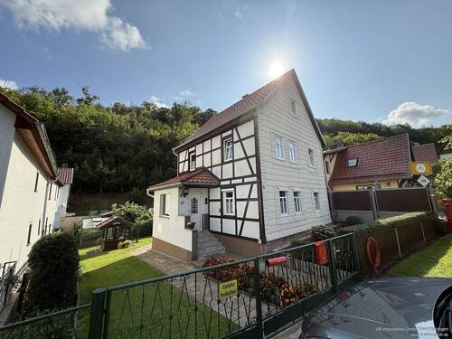 Ansicht Straßenseite - Einziehen und fertig! - 139.900,00&nbsp;EUR Kaufpreis, ca.&nbsp; 83,60&nbsp;m&sup2;&nbsp;Wohnfl&auml;che