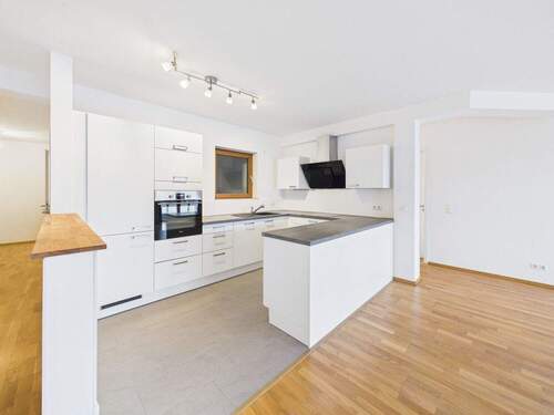 hochwertige Einbauküche - 3 Zimmer Etagenwohnung in Mainz