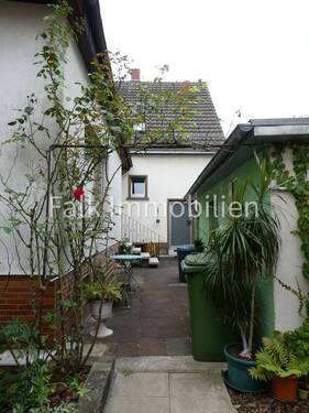 Hof-/Gartenbereich - 