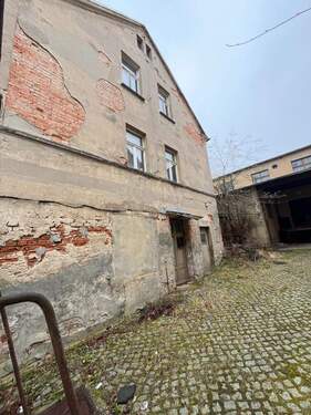 Hausansicht - 9 Zimmer Mehrfamilienhaus, Wohnhaus zum Kaufen in Altenburg