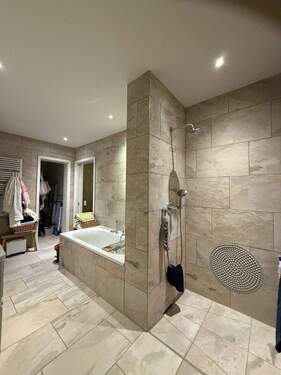 Bad - Etagenwohnung mit 113,00 m&sup2; in Berlin zum Kaufen