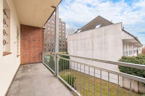 Großer Balkon einer Wohneinheit - 