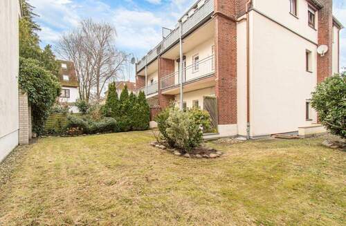 Gepflegter Erhaltungszustand des Mehrfamilienhauses - 