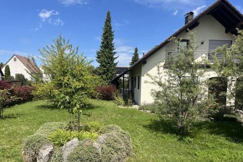 Ansicht vom Garten - Einfamilienhaus mit 178,00 m&sup2; in Neuhausen zum Kaufen