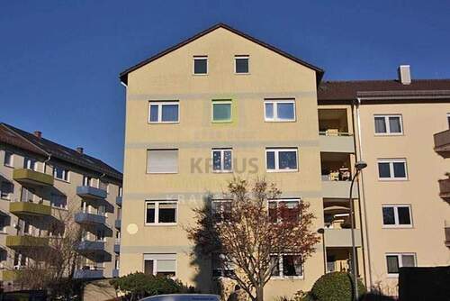 Hausansicht - 2,5-Zimmer-Wohnung im DG an ruhige Einzelperson zu vermieten - ideal für Pendler!