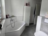 Badezimmer - 5 Zimmer Etagenwohnung zur Miete in Neufahrn bei Freising