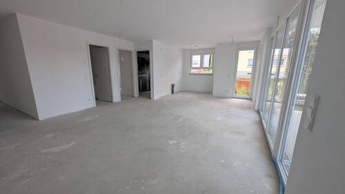 Wohnraum mit offener Küche - 3 Zimmer Etagenwohnung zum Kaufen in Friedrichshafen