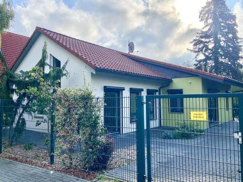 EFH rechte Seite - 4 Zimmer Einfamilienhaus zum Kaufen in Bernau bei Berlin