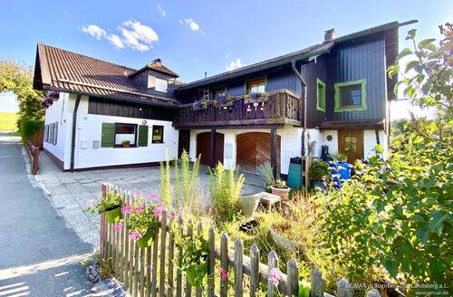 Ostseite - Großer Garten mit 3-Zi-Wohnung - 476.000,00 EUR Kaufpreis, ca.  95,00 m² Wohnfläche