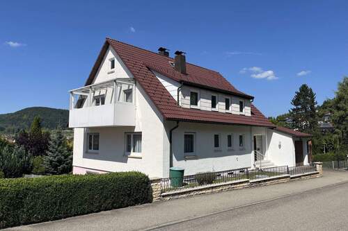 Außenansicht - 6 Zimmer Mehrfamilienhaus, Wohnhaus zum Kaufen in Wurmlingen